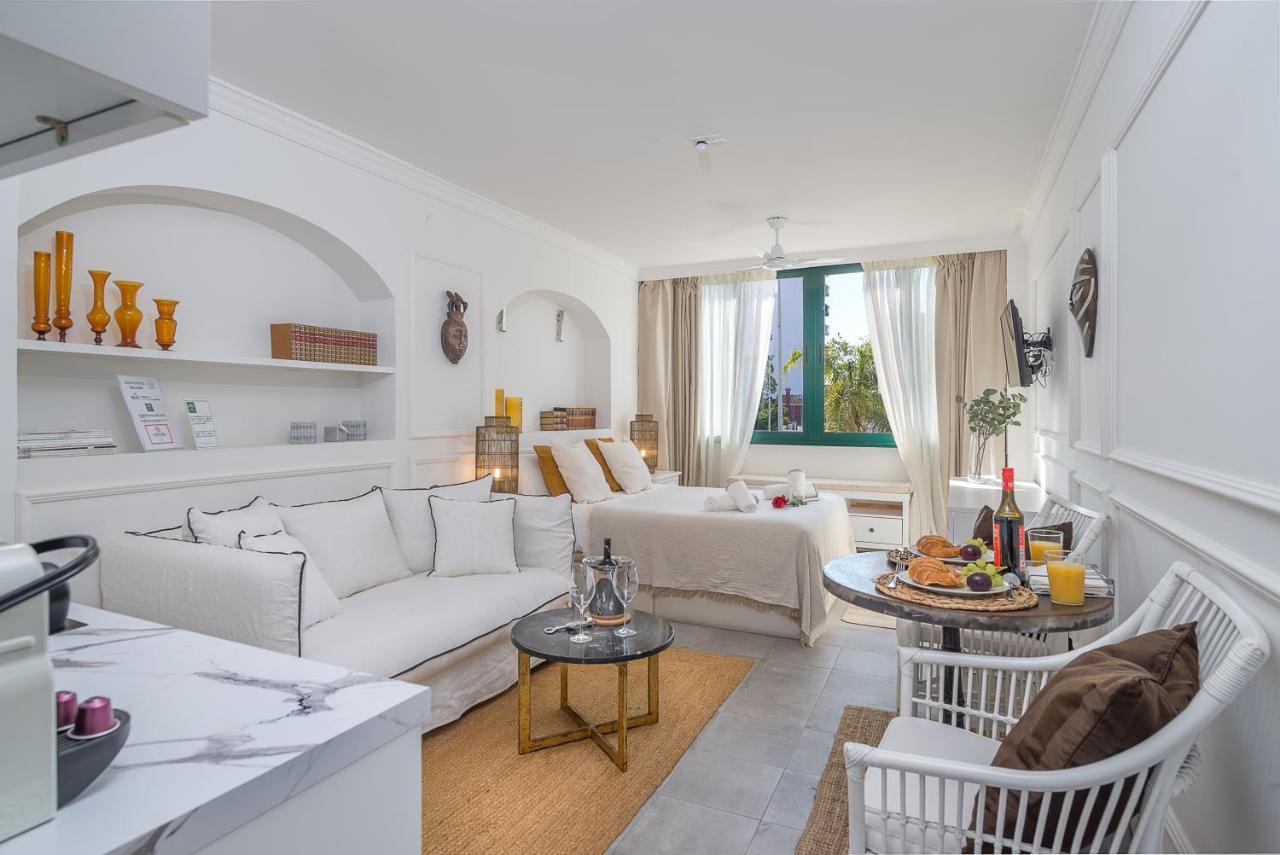 Bianca Chic Studio - Carihuela Beach At 300M Torremolinos Luaran gambar