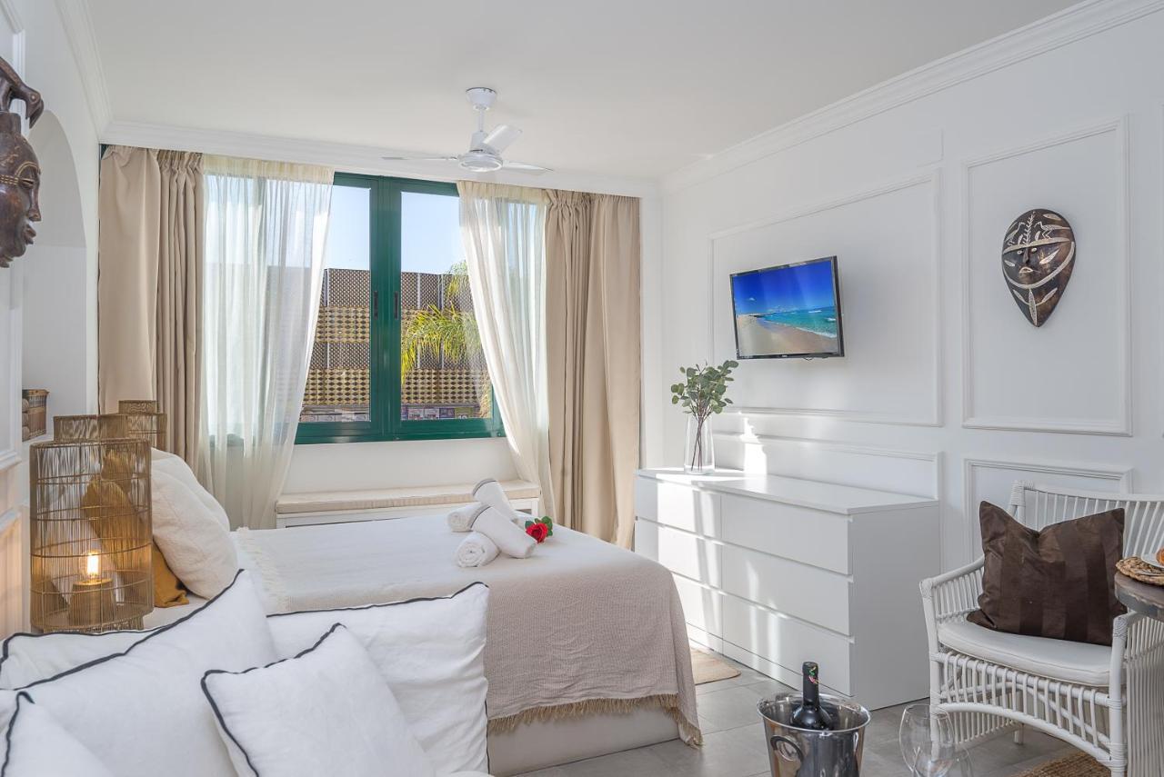 Bianca Chic Studio - Carihuela Beach At 300M Torremolinos Luaran gambar